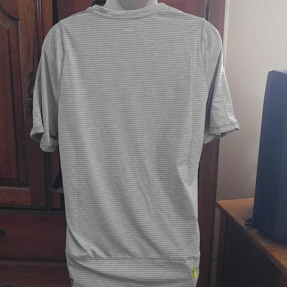 NEW/Mens/Running Shirt - Picture 7 of 13
